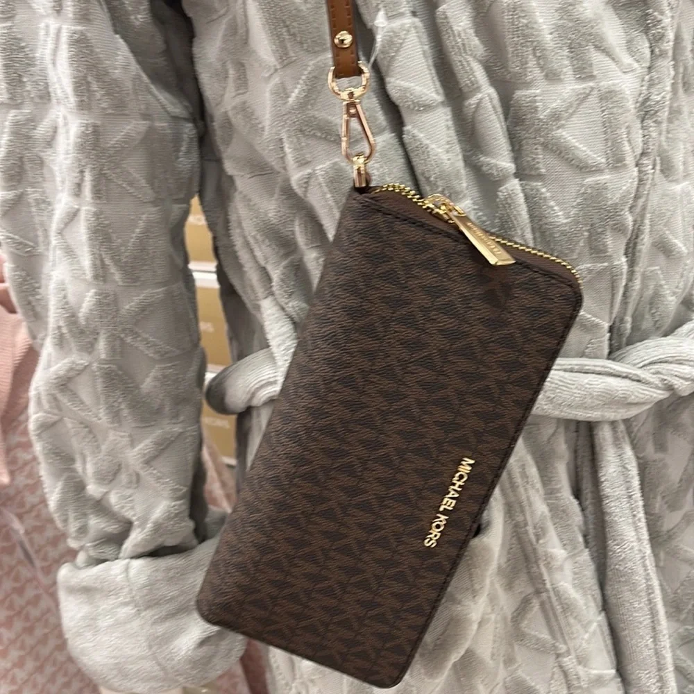 Michael Kors Jet Set Travel Large Travel CONTINENTAL wallet-wristlet-phoneholder